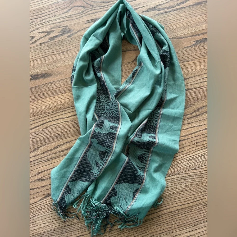 Green‎ Scarf with Black Animal Pattern